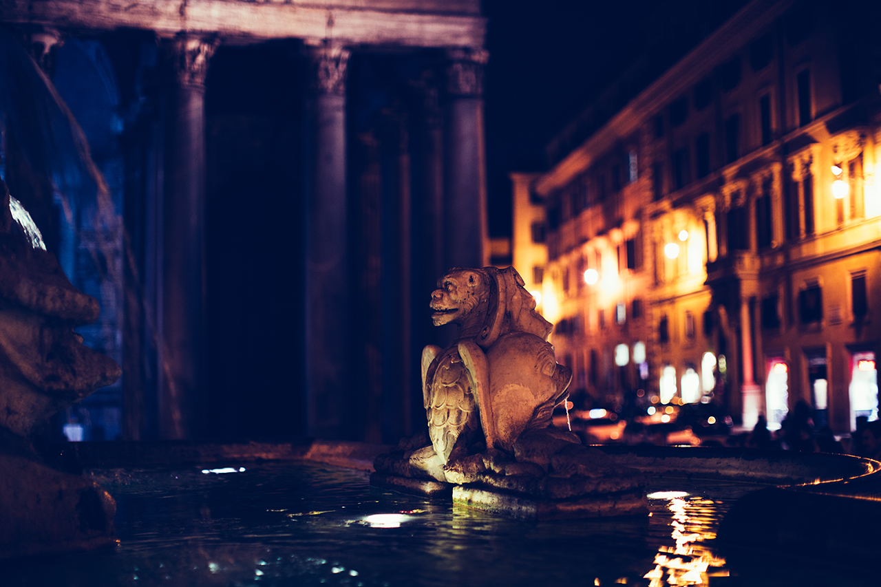 rome pantheon night